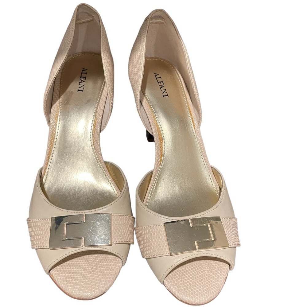 Womens 9 1/2 open toe, beige,  crock print,  d’Orsay pumps